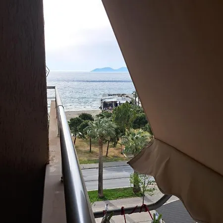 Blu Sky Sea Apartment *